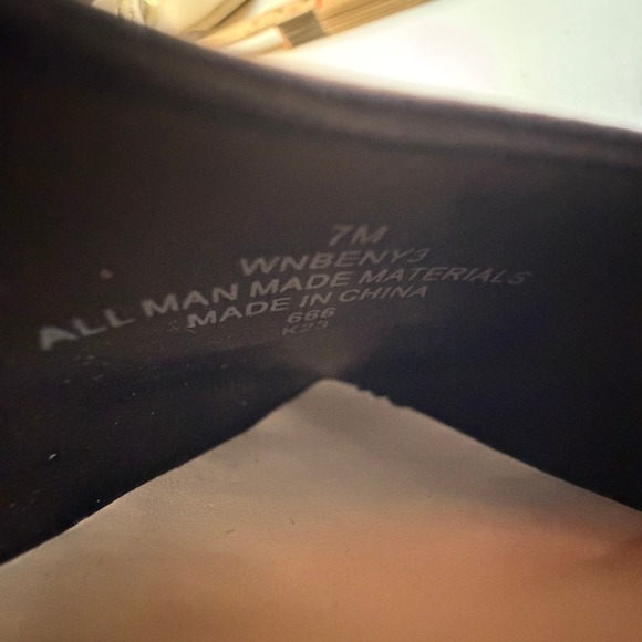 Nine West Women Cap Toe Patent Slingback Flats 7M Black Pointed Toe Classic Chic - Picture 7 of 7